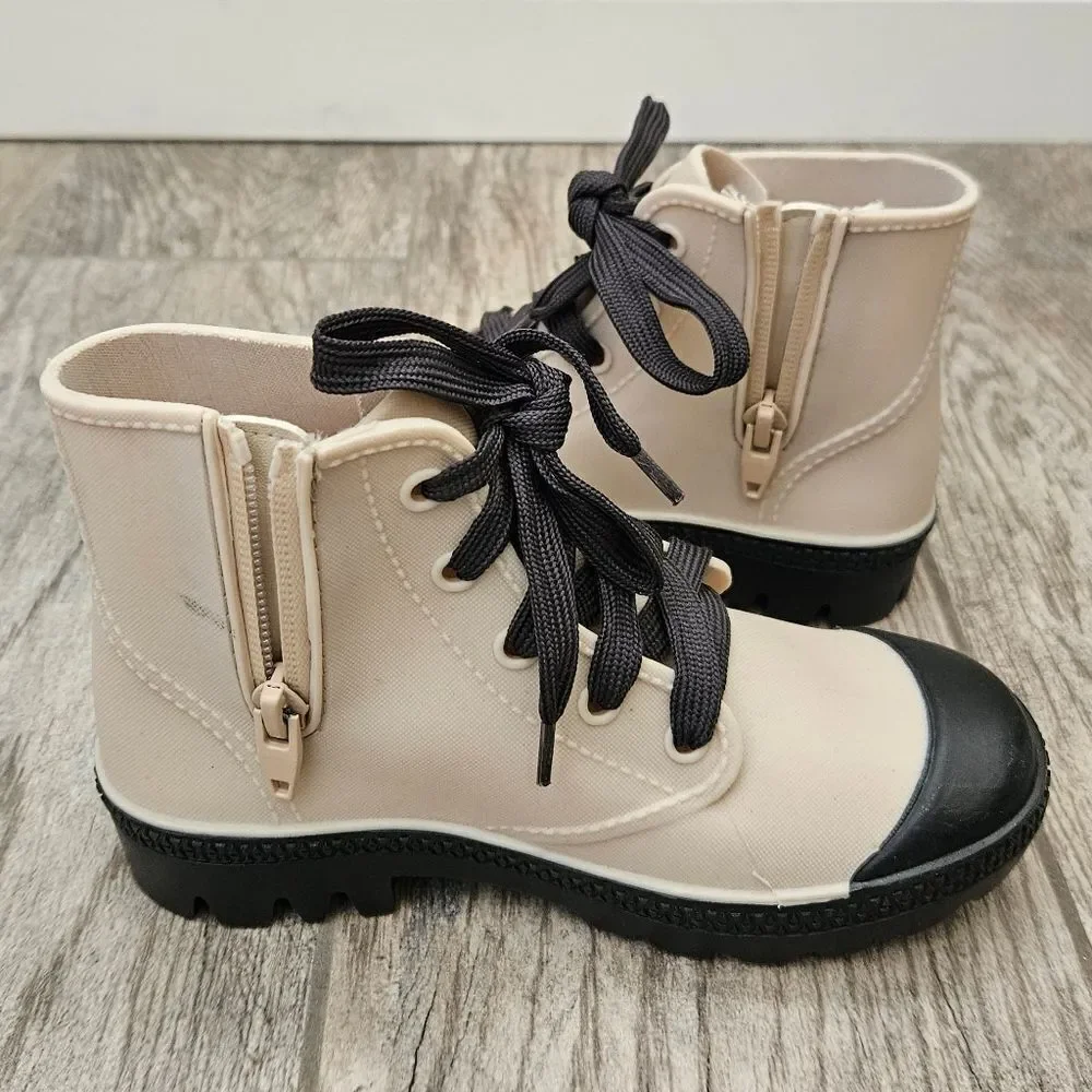 Cotton On Kids Stylish Cream and Black Ankle Boots Size 9-10